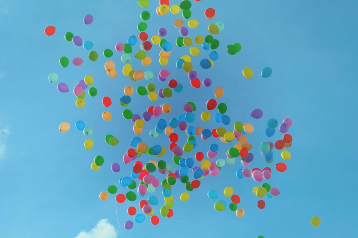 Luftballons-unsplash-scaled.jpg